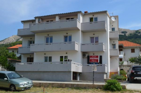 Отель Apartments Mira  Башка